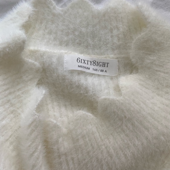 insanely soft fuzzy white long sleeve - Picture 2 of 3